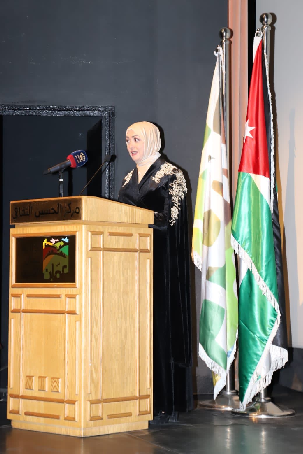 وزير الأوقاف يرعى حفل تسيير رحلة عمرة لمرضى السرطان والمكفوفين