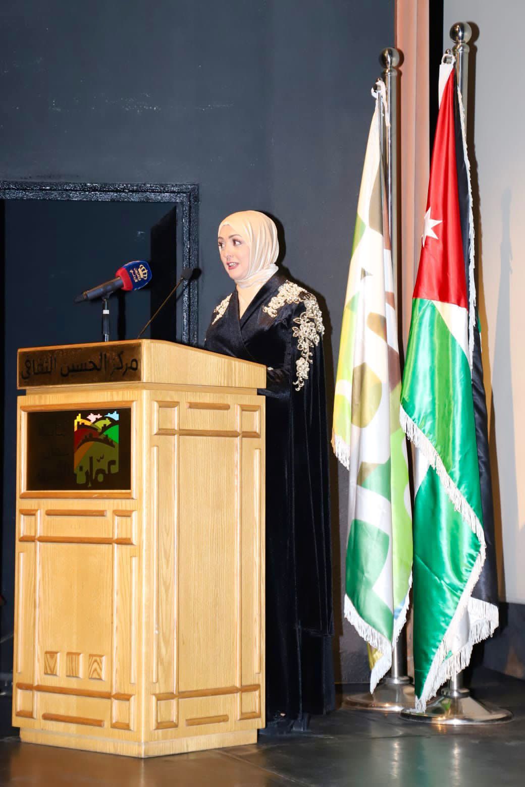 وزير الأوقاف يرعى حفل تسيير رحلة عمرة لمرضى السرطان والمكفوفين