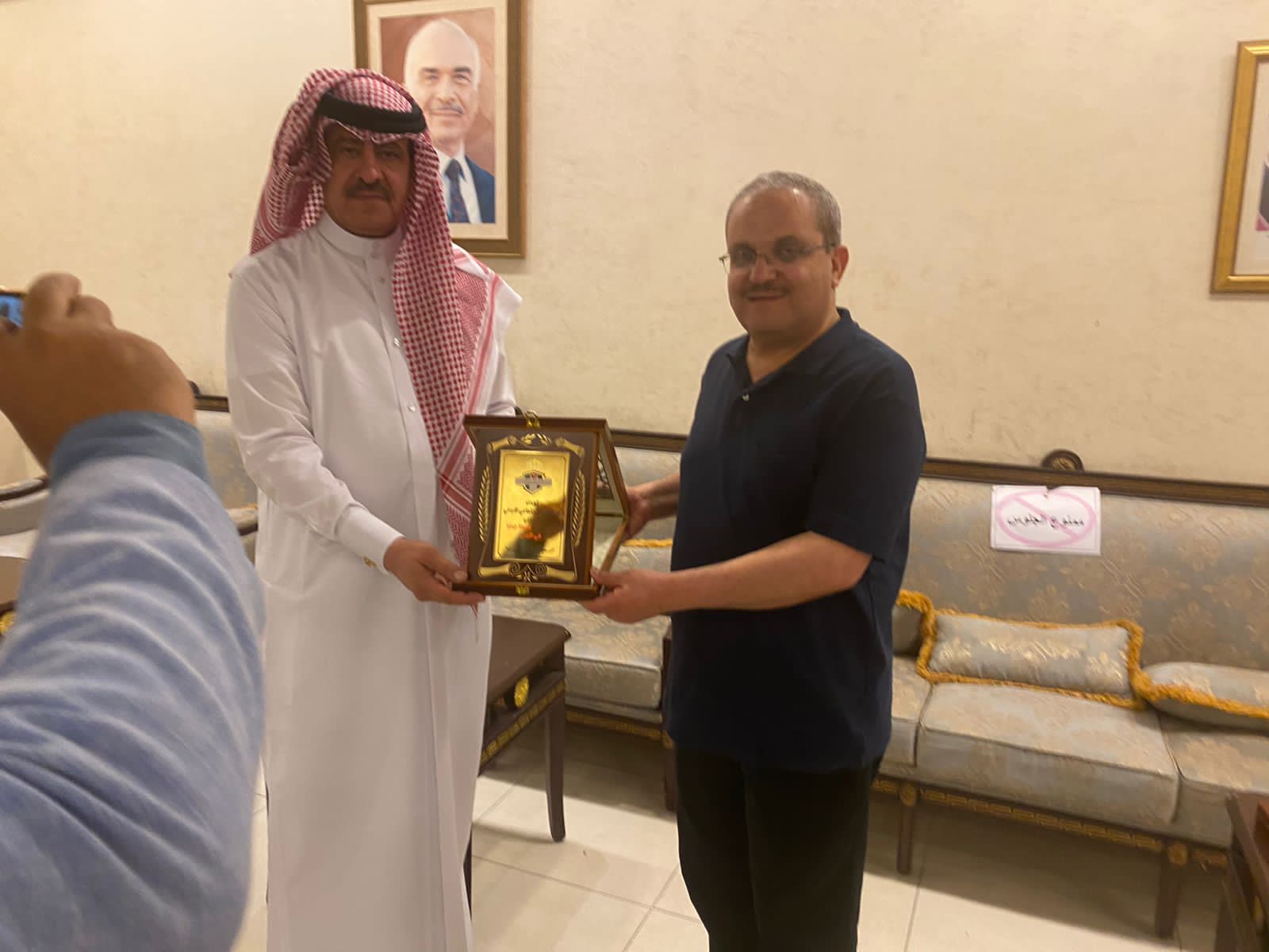 حاكمية جامعة جدارا تلتقي القنصل العام والجالية الأردنية في دبي وتزور معرض إكسبو