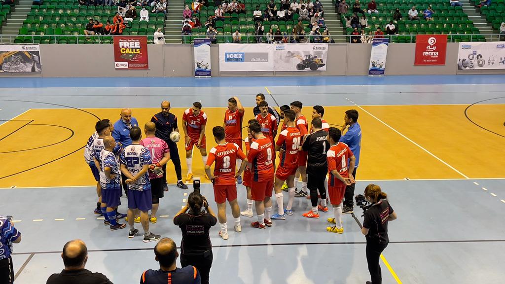 انطلاق بطولة الجاليه الكروية  ( نحبك يا عٌمان )