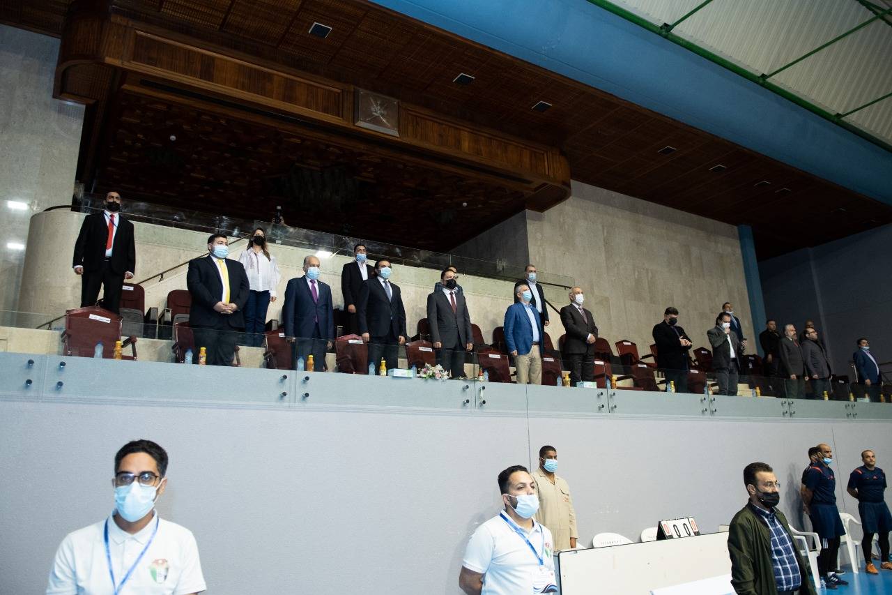 انطلاق بطولة الجاليه الكروية  ( نحبك يا عٌمان )