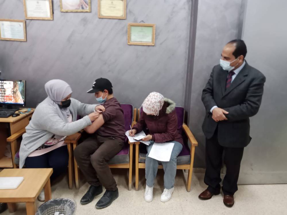 تربية البادية الشمالية الغربية تبدأ حملة تطعيم لطلبة المدارس التابعة لها 