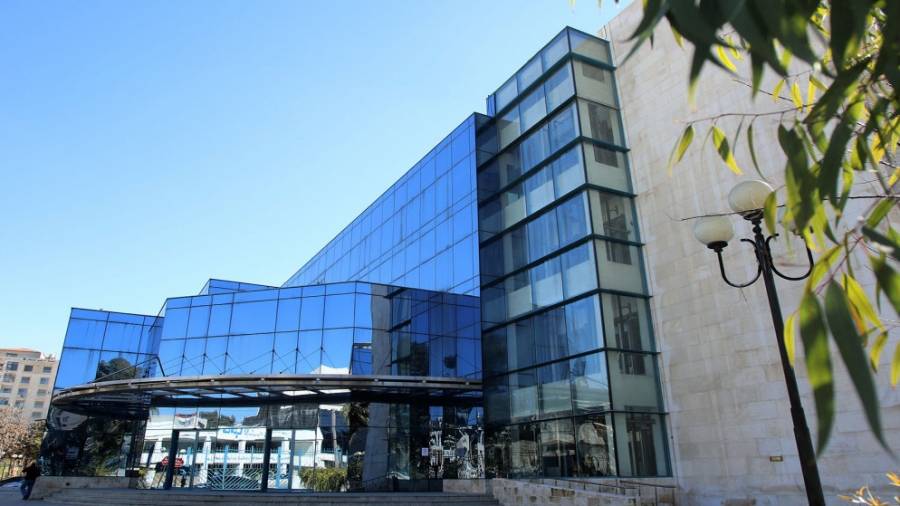 المواصفات: التعامل مع (200) ألف بيان جمركي وإجراء (47) الف فحص مخبري خلال 2021