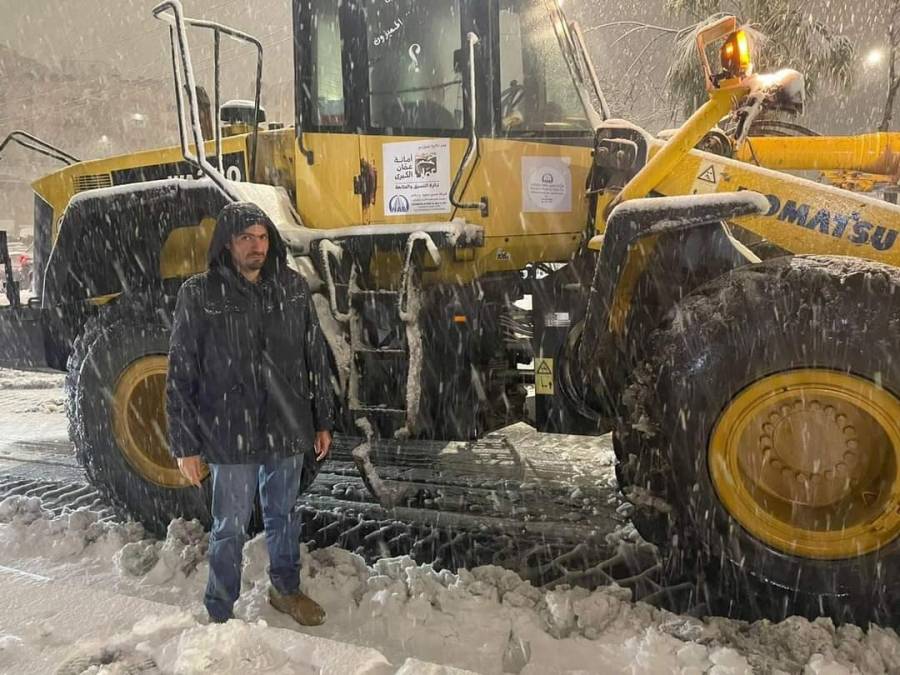 النائب خليل عطية يوضح حول صورة لنجله برفقة آليات تحمل لوغو أمانة عمان : ساندنا الأمانة بفتح الطرق