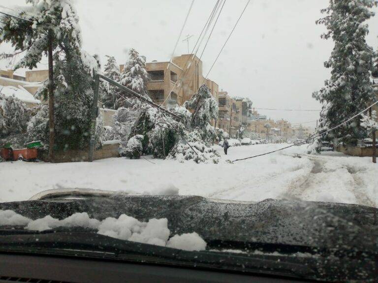 الكهرباء الأردنية: صعوبة في الوصول إلى مواقع الأعطال