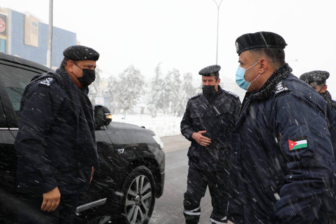 مدير الامن العام من الميدان : نناشد الاخوة المواطنين بعدم الخروج من المنازل 