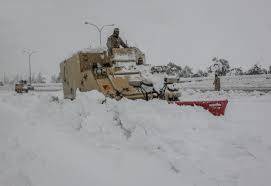 القوات المسلحة تساند مؤسسات الدولة في التعامل مع الحالة الجوية.. صور 