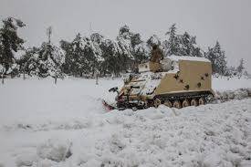 القوات المسلحة تساند مؤسسات الدولة في التعامل مع الحالة الجوية.. صور 