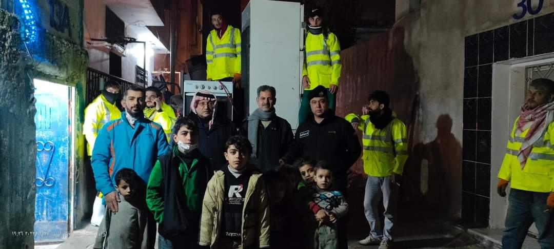 ترحيل عائلة في الرمثا تضم 13 فرداًمن بيت آيل للسقوط إلى شقة آمنة