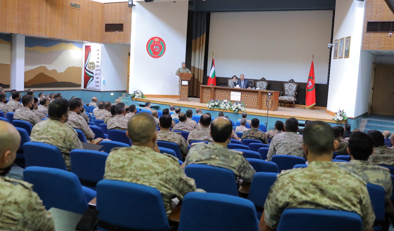 رئيس مجلس النواب يحاضر في كلية القيادة والأركان الملكية الأردنية