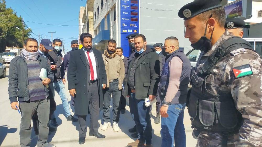 حمله أمنية لازالة البسطات في دير ابي سعيد