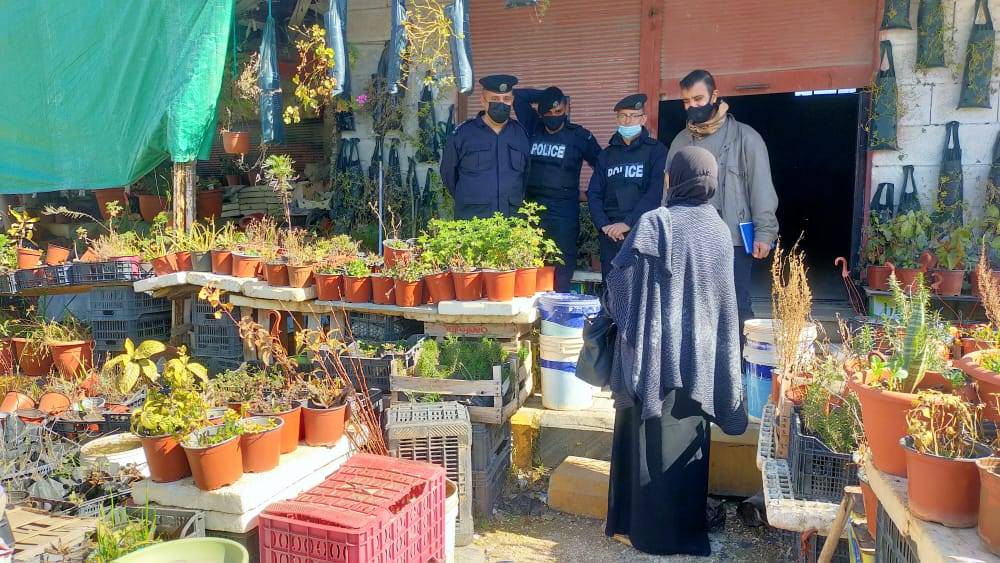 حمله أمنية لازالة البسطات في دير ابي سعيد