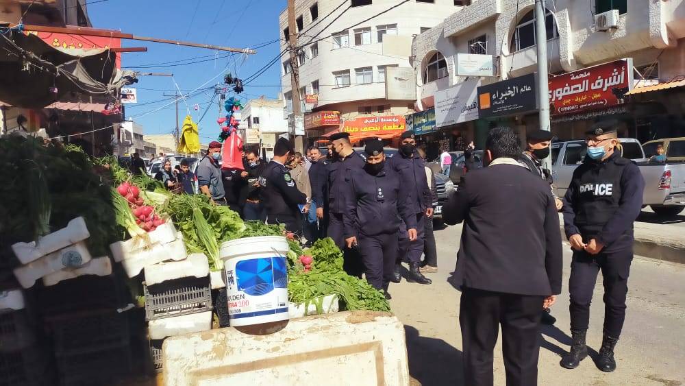 حمله أمنية لازالة البسطات في دير ابي سعيد