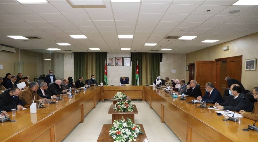 عويس : حريصون على توفير البيئية التعليمية والصحية الآمنة لعودة وجاهية لمدارسنا