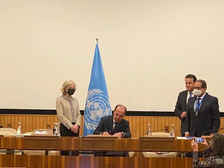 أمين عام التعليم العالي الدبعي يوقع نيابة عن الأردن على اتفاقية اليونسكو للاعتراف بالمؤهلات المتعلقة بالتعليم العالي 