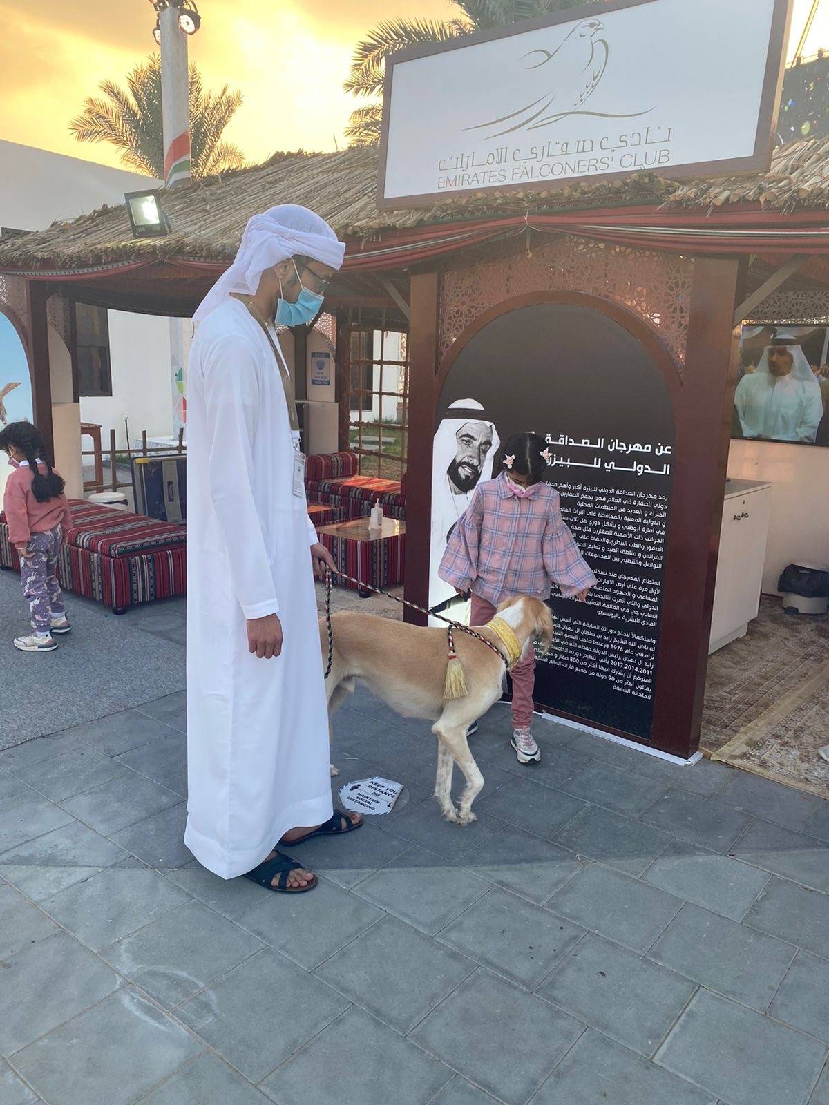 نادي صقاري الإمارات يستقطب زوار مهرجان الشيخ زايد