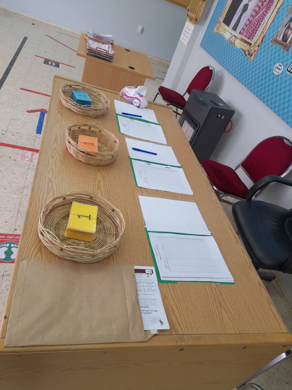 لجنة انتخابات مادبا تجري  تجربه حيه للتسجيل بجميع مراحله 