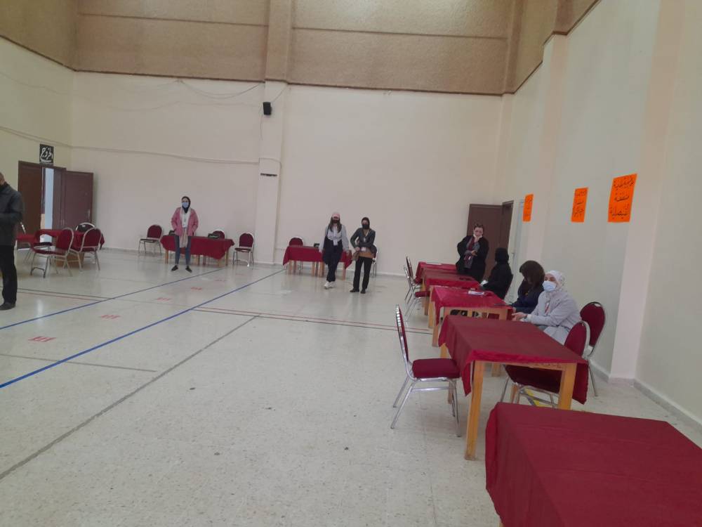 لجنة انتخابات مادبا تجري  تجربه حيه للتسجيل بجميع مراحله 