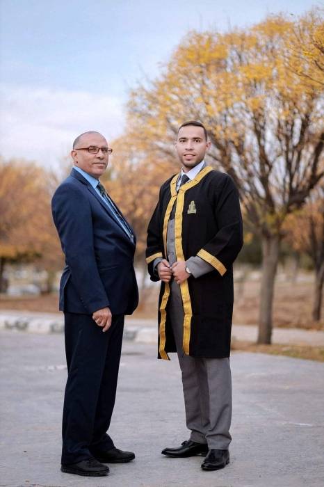 محمد الأعمر الشديفات وعائلته يهنئون نجلهم عبدالاله بتخرجه من جامعة آل البيت