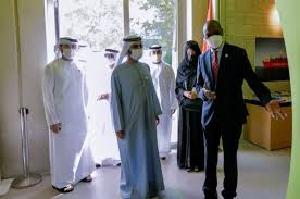 محمد بن راشد يلتقي رئيس وزراء موزمبيق في جناح بلاده في إكسبو 2020 دبي