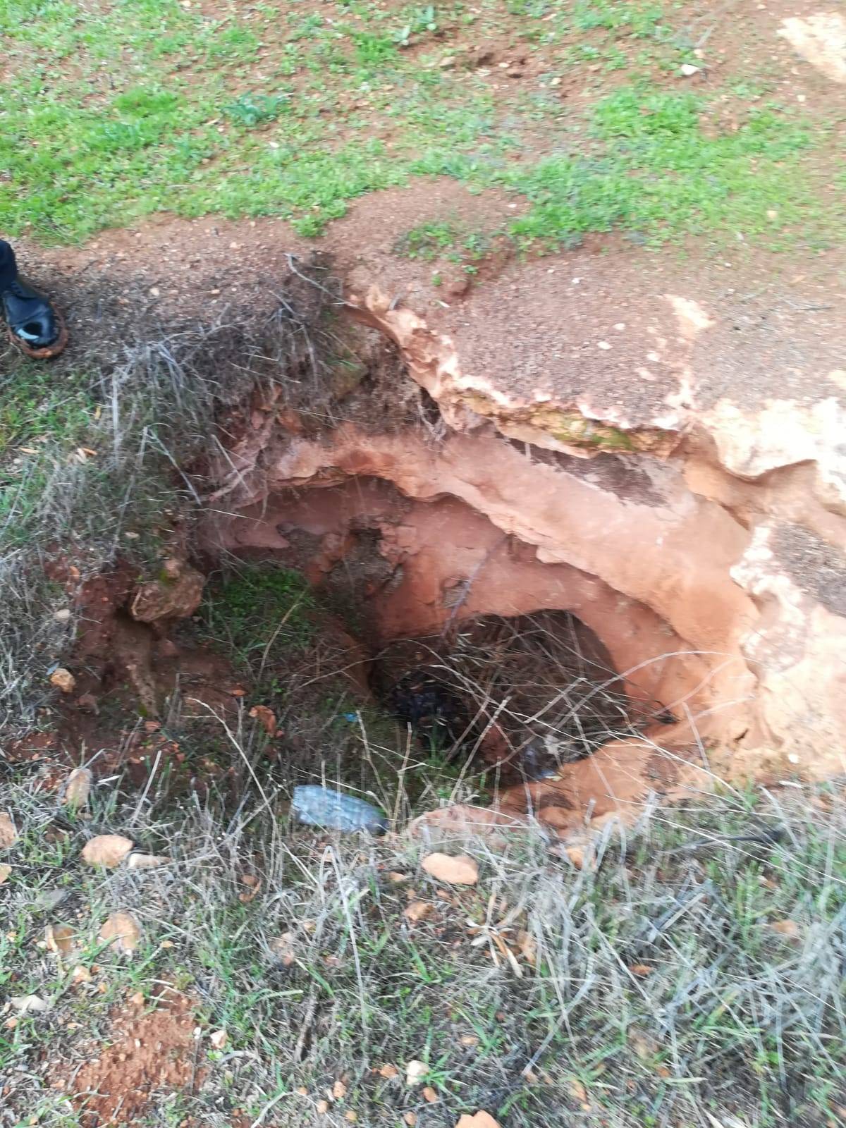 بإشراف المتصرف المجالي : ردم 7 آبار عميقة في الرمثا .. فيديو 