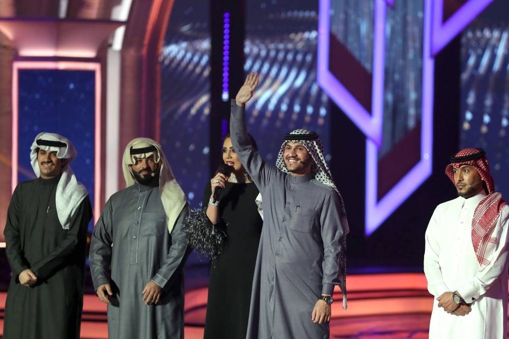 شاعر المليون بأمسيته العاشرة..  يبوح ألقاً وتميزاً من شاطئ الراحة في أبوظبي