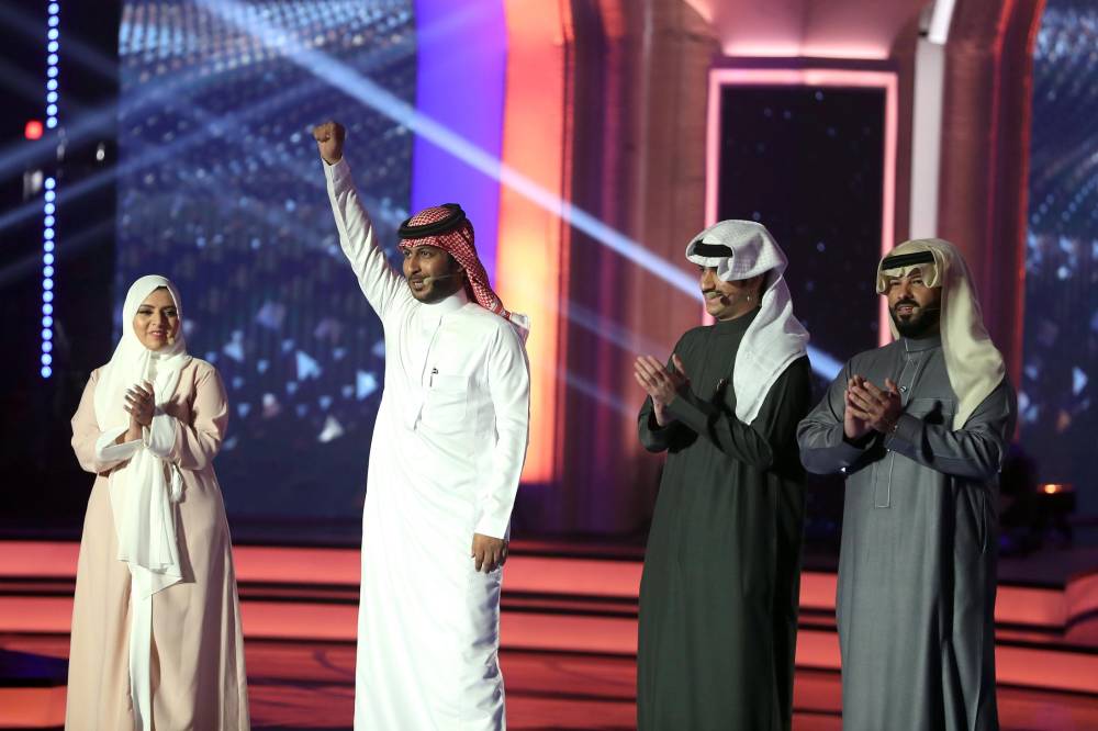 شاعر المليون بأمسيته العاشرة..  يبوح ألقاً وتميزاً من شاطئ الراحة في أبوظبي