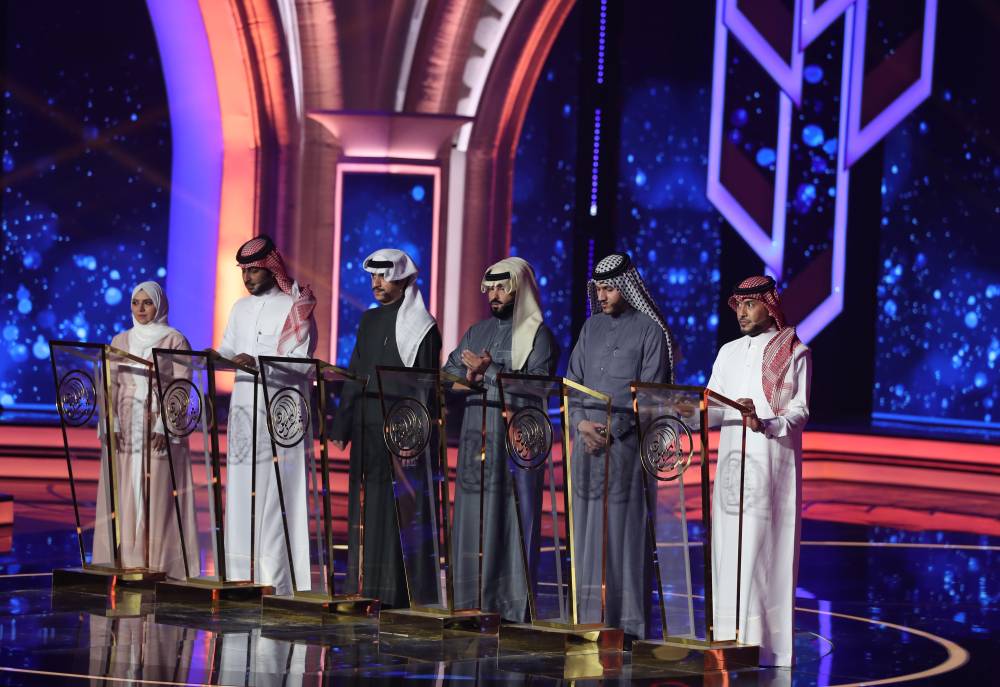 شاعر المليون بأمسيته العاشرة..  يبوح ألقاً وتميزاً من شاطئ الراحة في أبوظبي