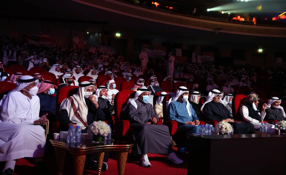 شاعر المليون بأمسيته العاشرة..  يبوح ألقاً وتميزاً من شاطئ الراحة في أبوظبي