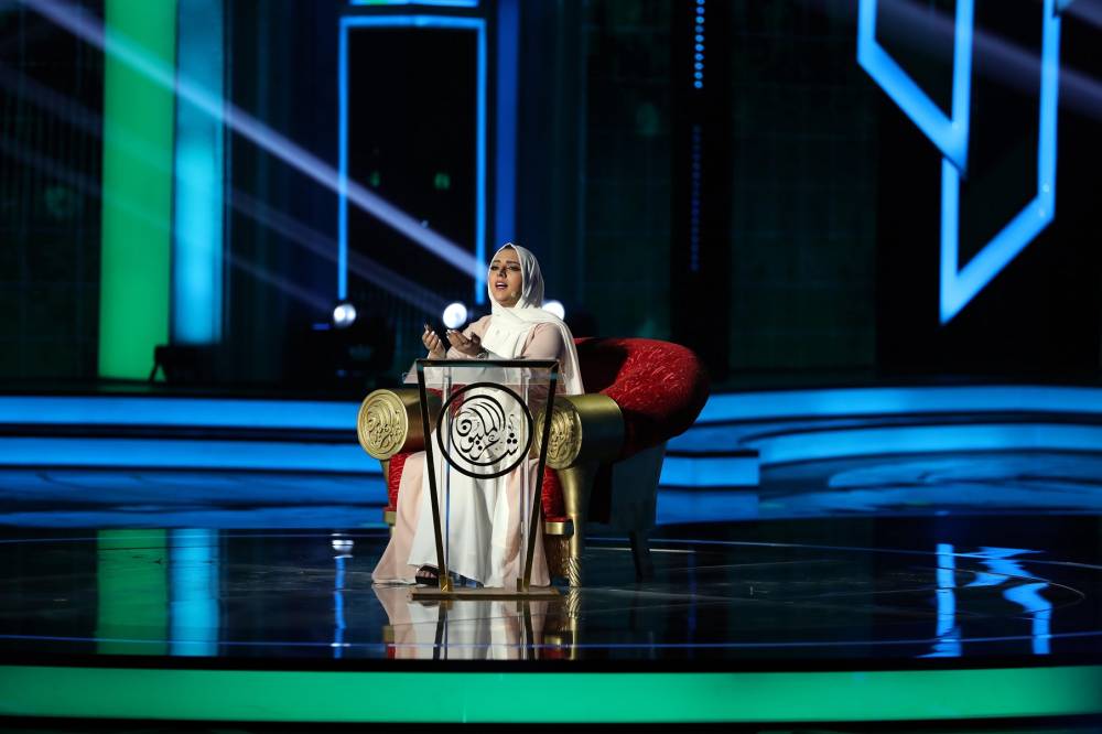 شاعر المليون بأمسيته العاشرة..  يبوح ألقاً وتميزاً من شاطئ الراحة في أبوظبي