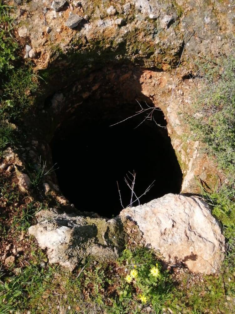 الخنان يقرر إغلاق الابار المهجور والتي تشكل خطر على المواطنين في لواء الكورة