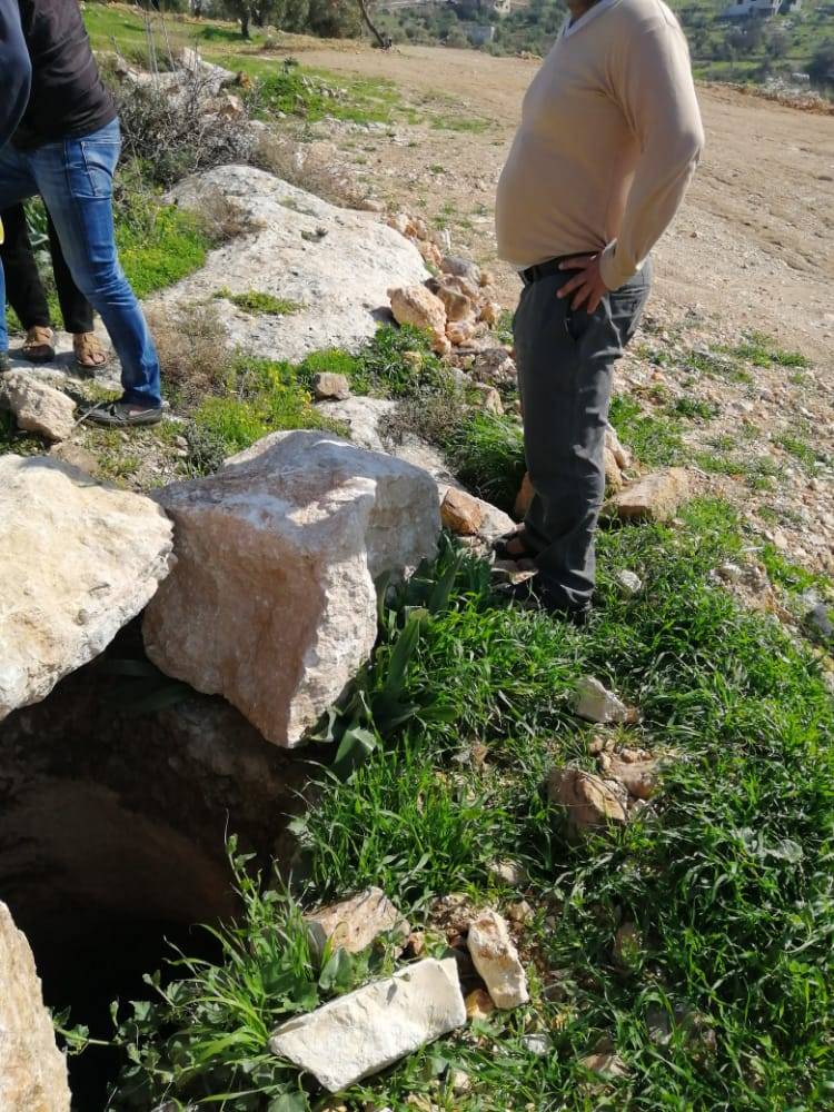 الخنان يقرر إغلاق الابار المهجور والتي تشكل خطر على المواطنين في لواء الكورة