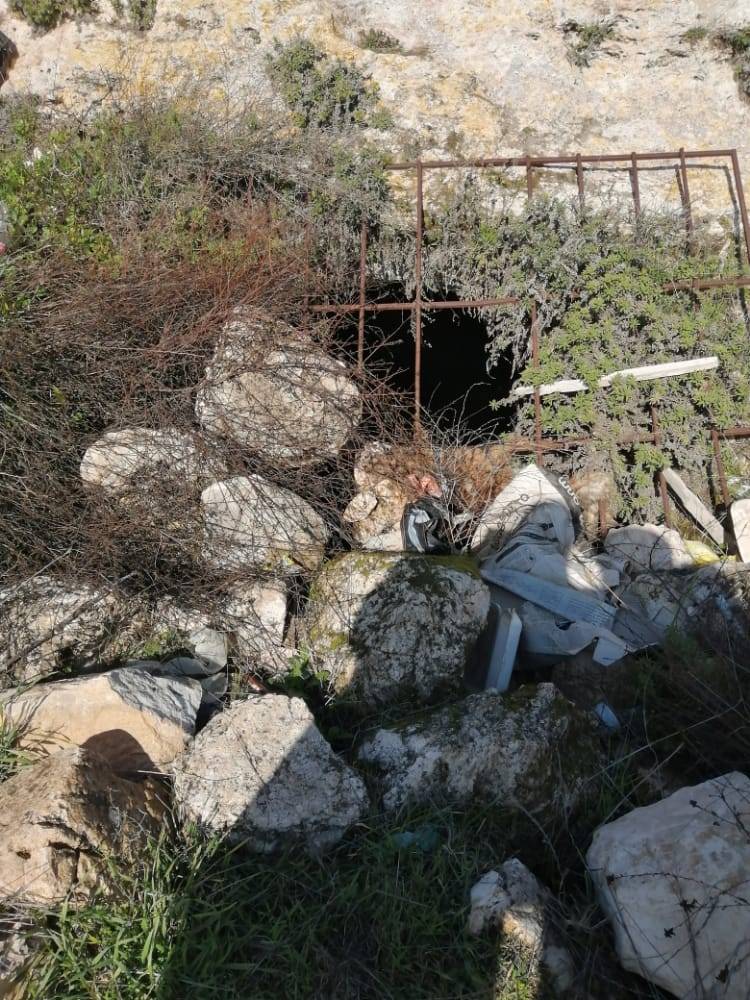 الخنان يقرر إغلاق الابار المهجور والتي تشكل خطر على المواطنين في لواء الكورة
