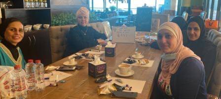 جلسه صباحية أسبوعية لمبادرة بصمات إيجابية بمشاركة ملهمات الطاقة الإيجابية بعجمان