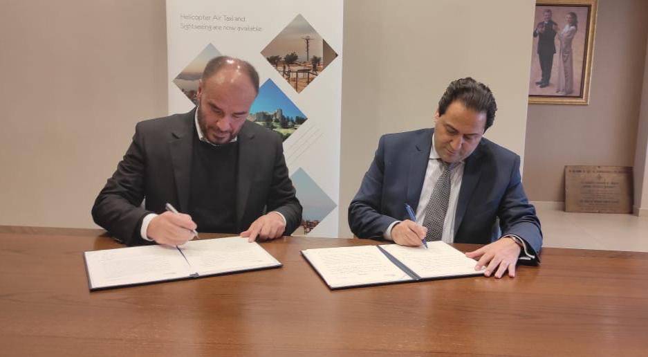 التاكسي الطائر منتج سياحي جديد في البترا 