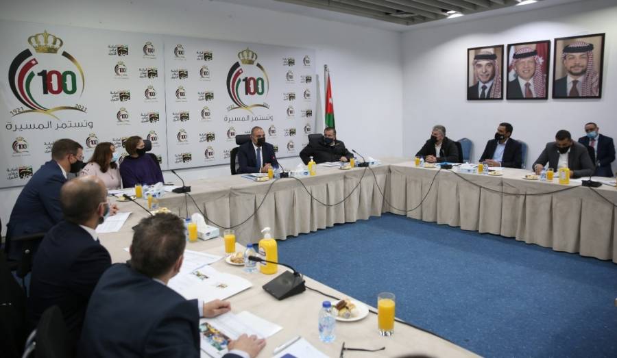 الشواربة يطلق استراتيجية إعادة تدوير النفايات الصلبة في القطاع التجاري لمدينة عمان