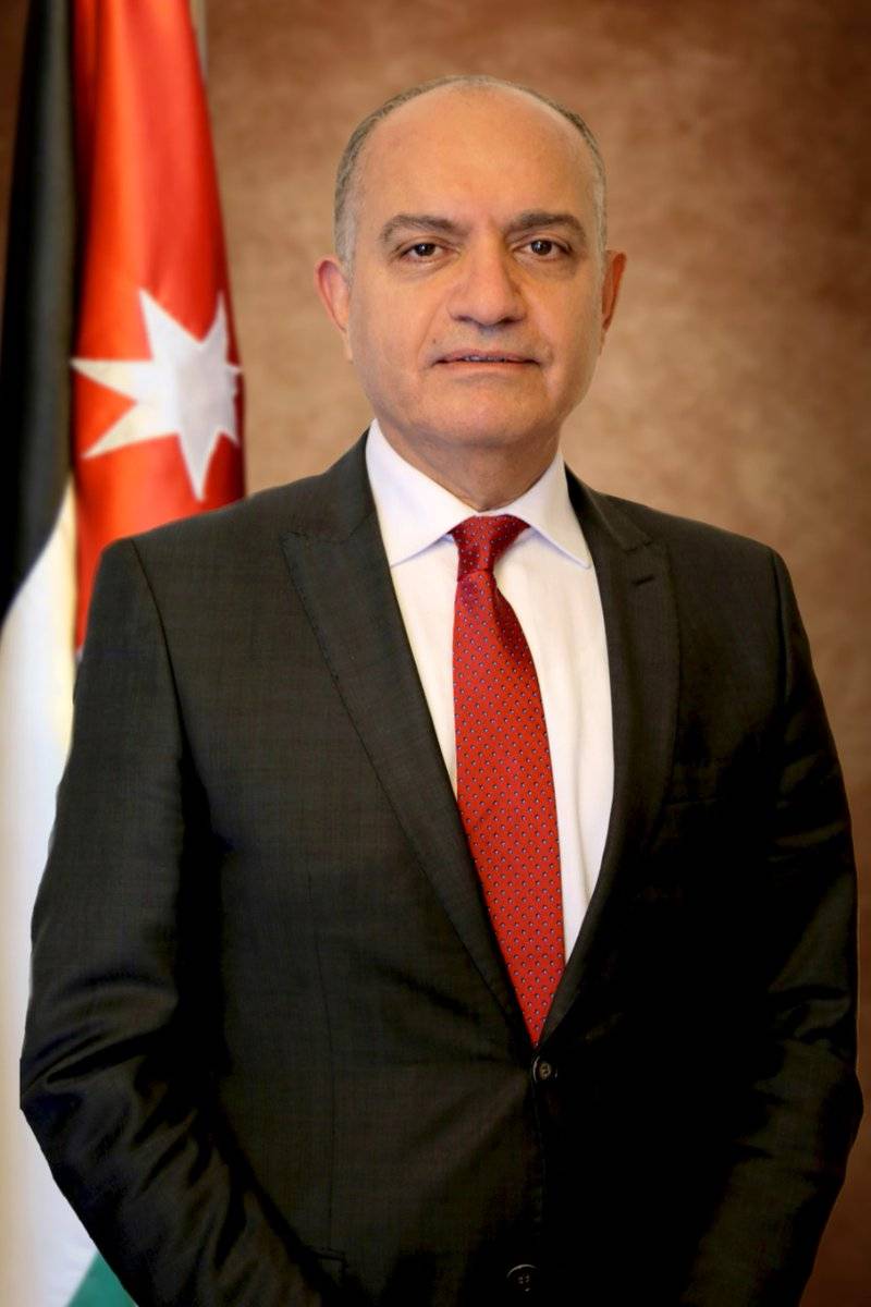 الملك ينعم على السفير الاردني في القاهرة أمجد العضايلة بوسام مئوية الدولة اعتزازاً باسهاماته الوطنية