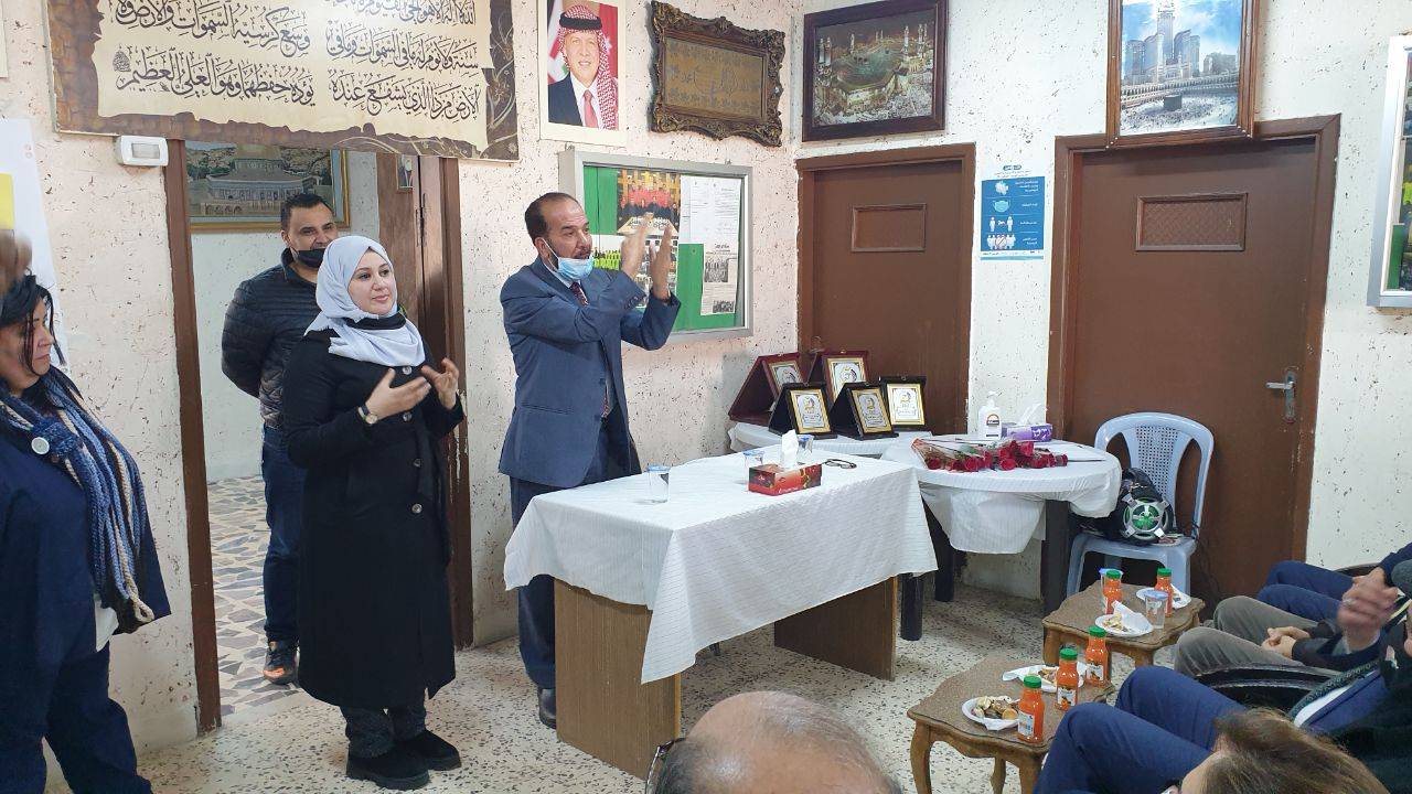 تكريم عدد من لأشخاص ذوي الاحتياجات الخاصه ف نادي الامير علي للصم الزرقاء