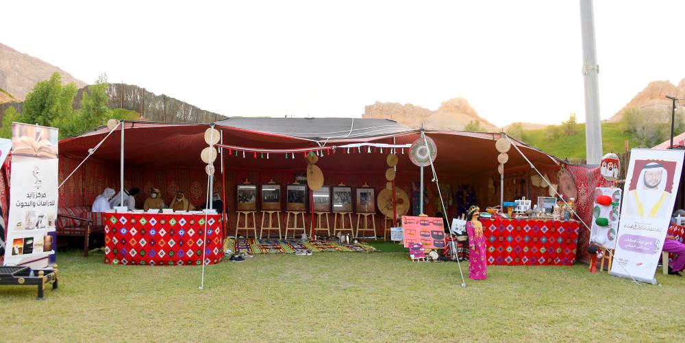 نادي تراث الإمارات يشارك في مهرجان المبزرة بالعين
