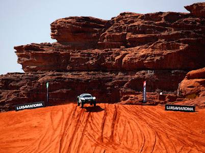 افتتاح مثير لسباق ديزرت أكس بري في نيوم