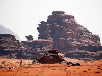 افتتاح مثير لسباق ديزرت أكس بري في نيوم