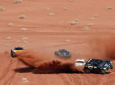 افتتاح مثير لسباق ديزرت أكس بري في نيوم