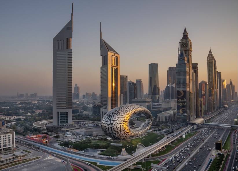 متحف المستقبل وجهة ساحرة تستقطب عدسات المصورين العالميين وعشاق التصوير الفوتوغرافي  ​