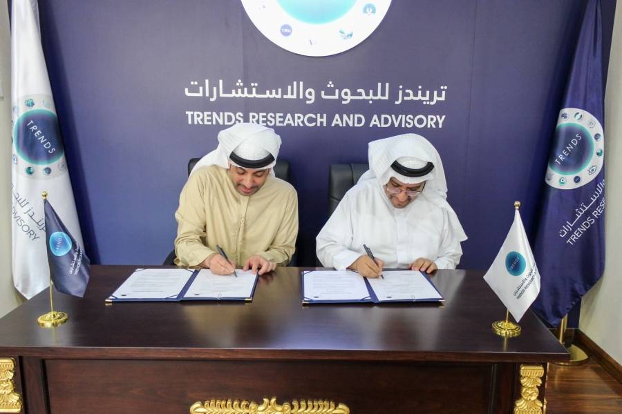 تريندز وحرف آند فاصلة يوقعان اتفاقية تعاون بحثي وإعلامي