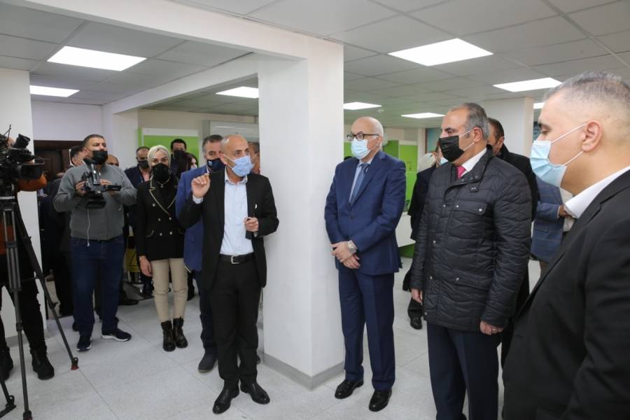 الشواربة يعلن اطلاق مركز اتصال موحد لأمانة عمان. _صور