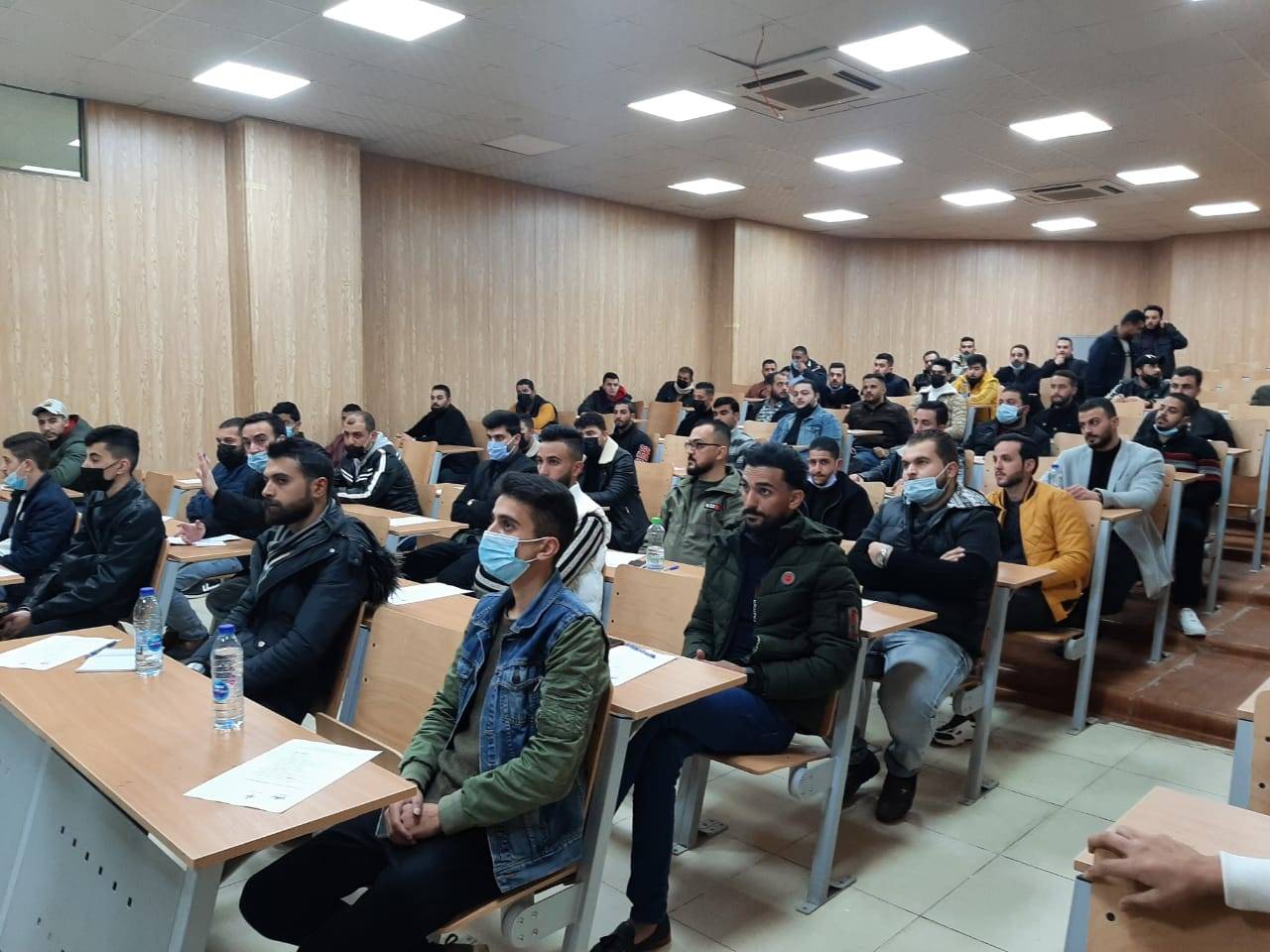 عبيدات يفتتح دورة الاجراءات الجمركية لموظفي شركات التخليص 