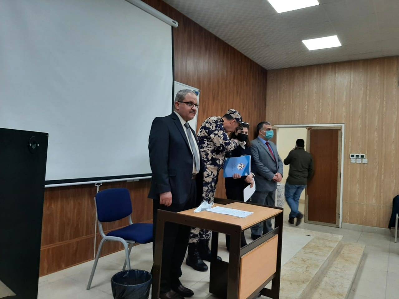 عبيدات يفتتح دورة الاجراءات الجمركية لموظفي شركات التخليص 