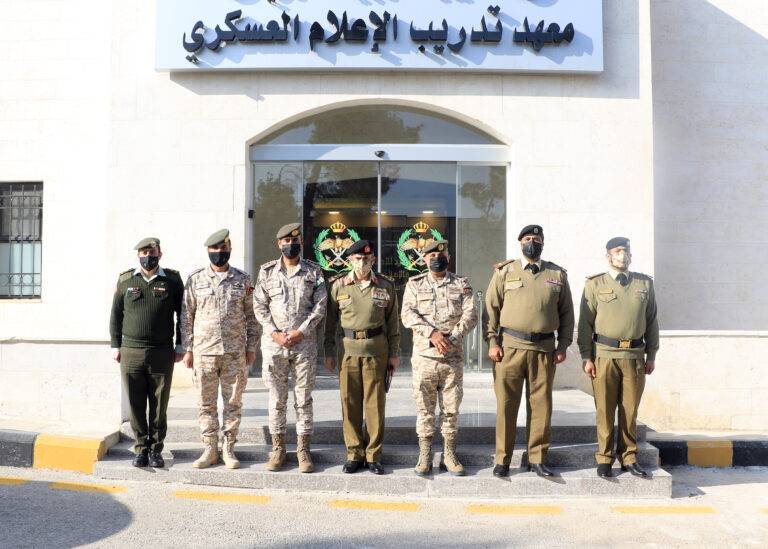 وفد عسكري بحريني يزور مديرية الإعلام العسكري