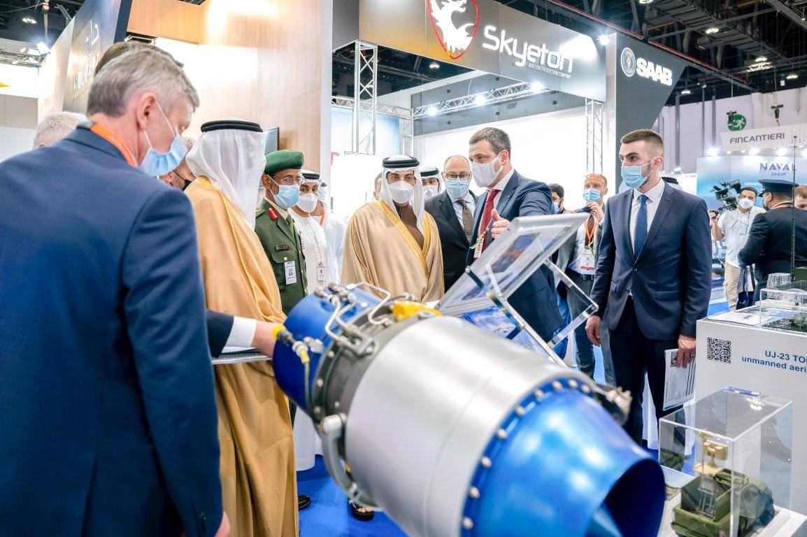 منصور بن زايد يفتتح معرضي يومكس وسيمتكس