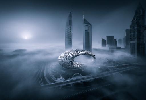 دعوات طائرة ... هكذا دعى أجمل مبنى في العالم زواره في دبي  فيديو 